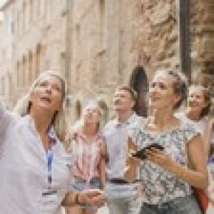 50 Must-Have Skills for a Tour Guide